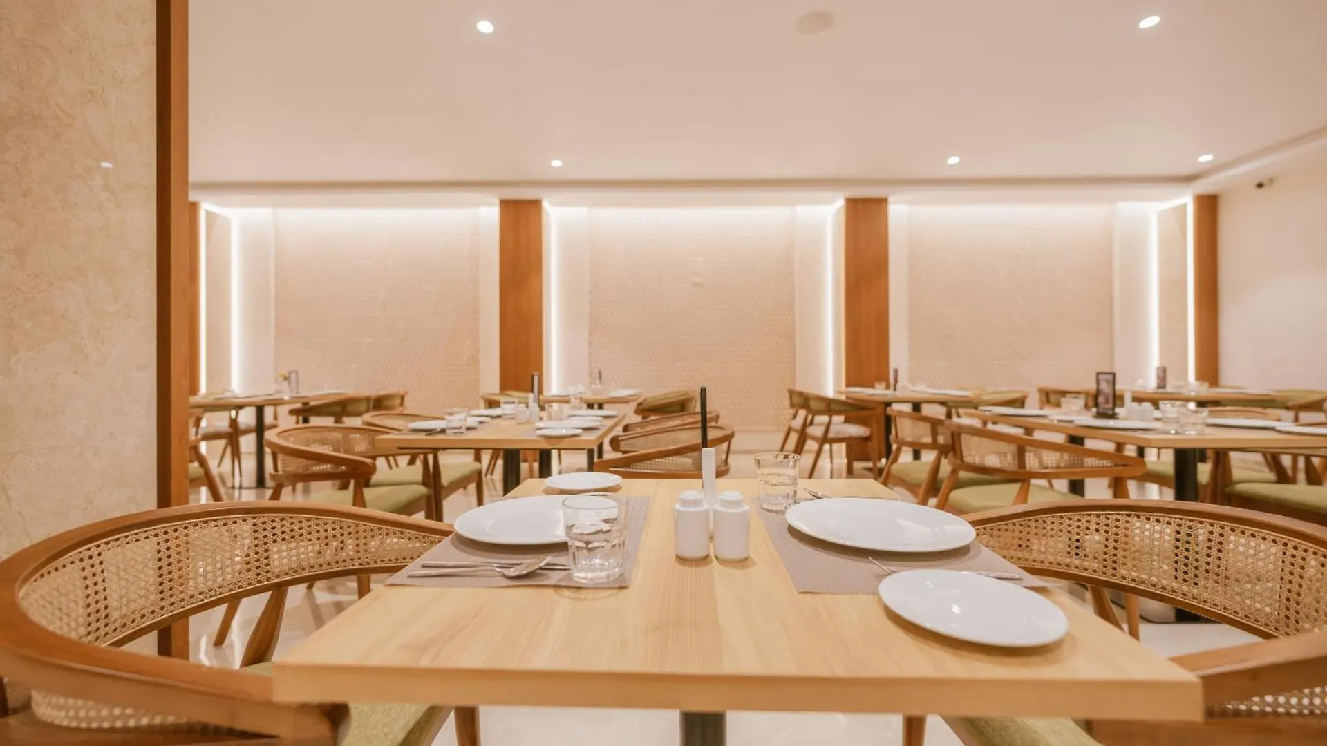 Loft Business Hotel Kochi