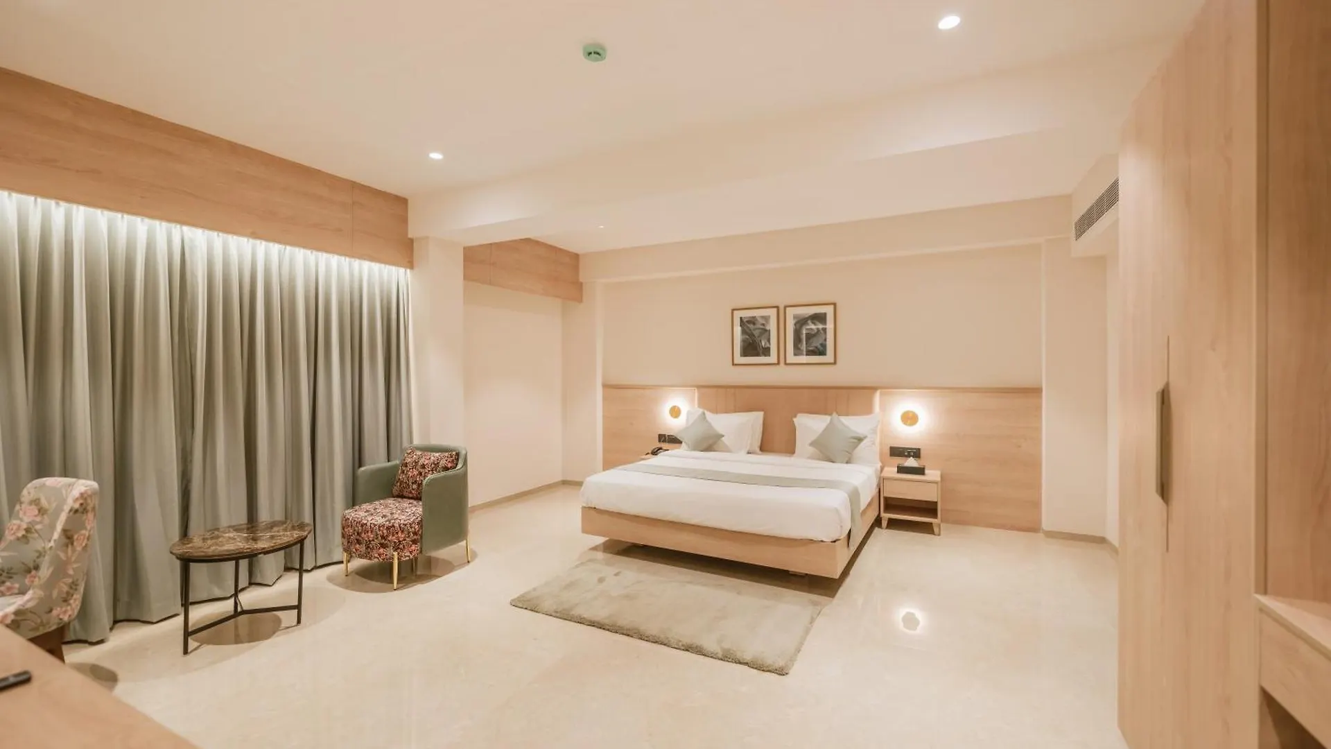 Loft Business Hotel Kochi