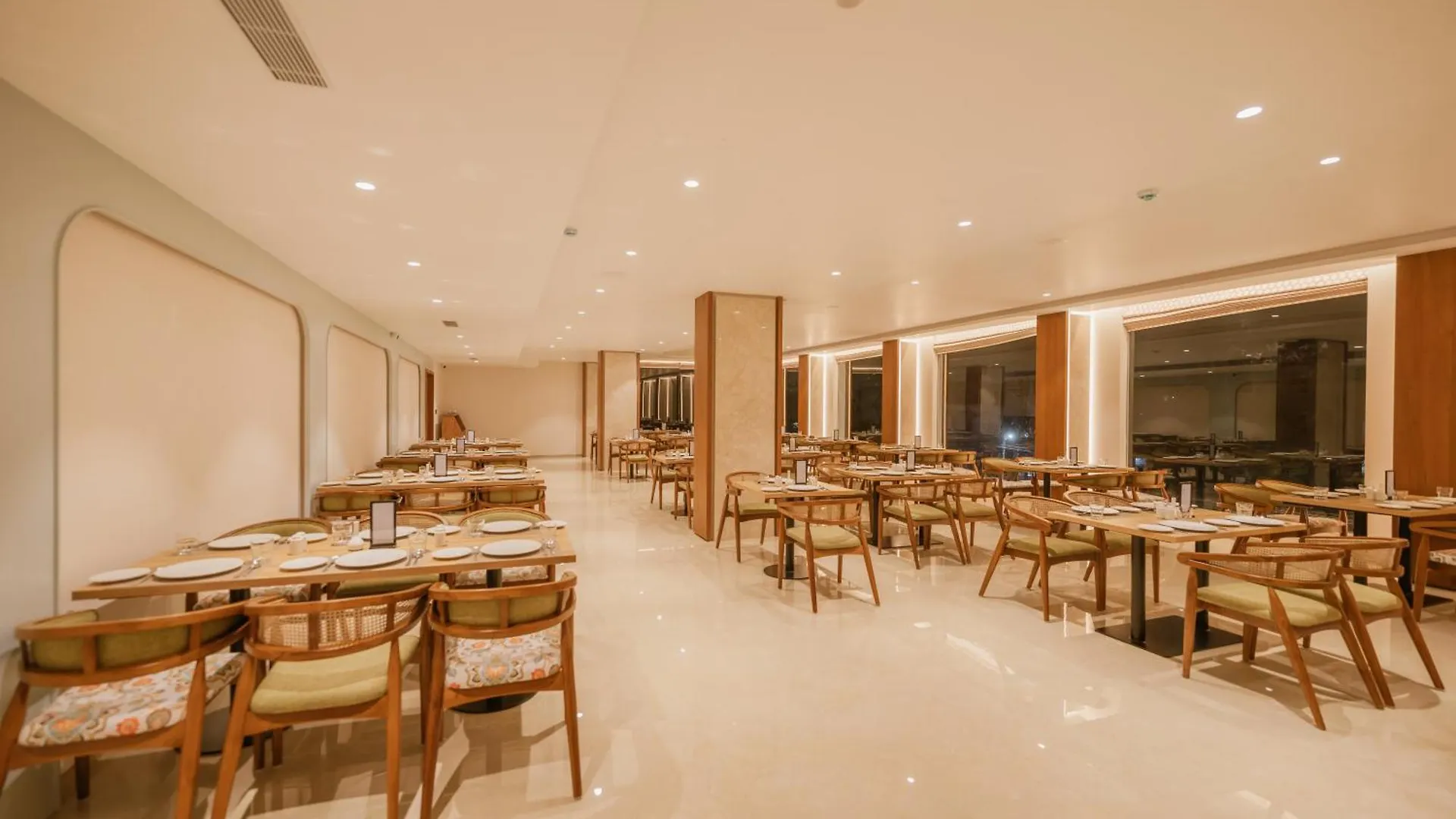 Loft Business Hotel Kochi