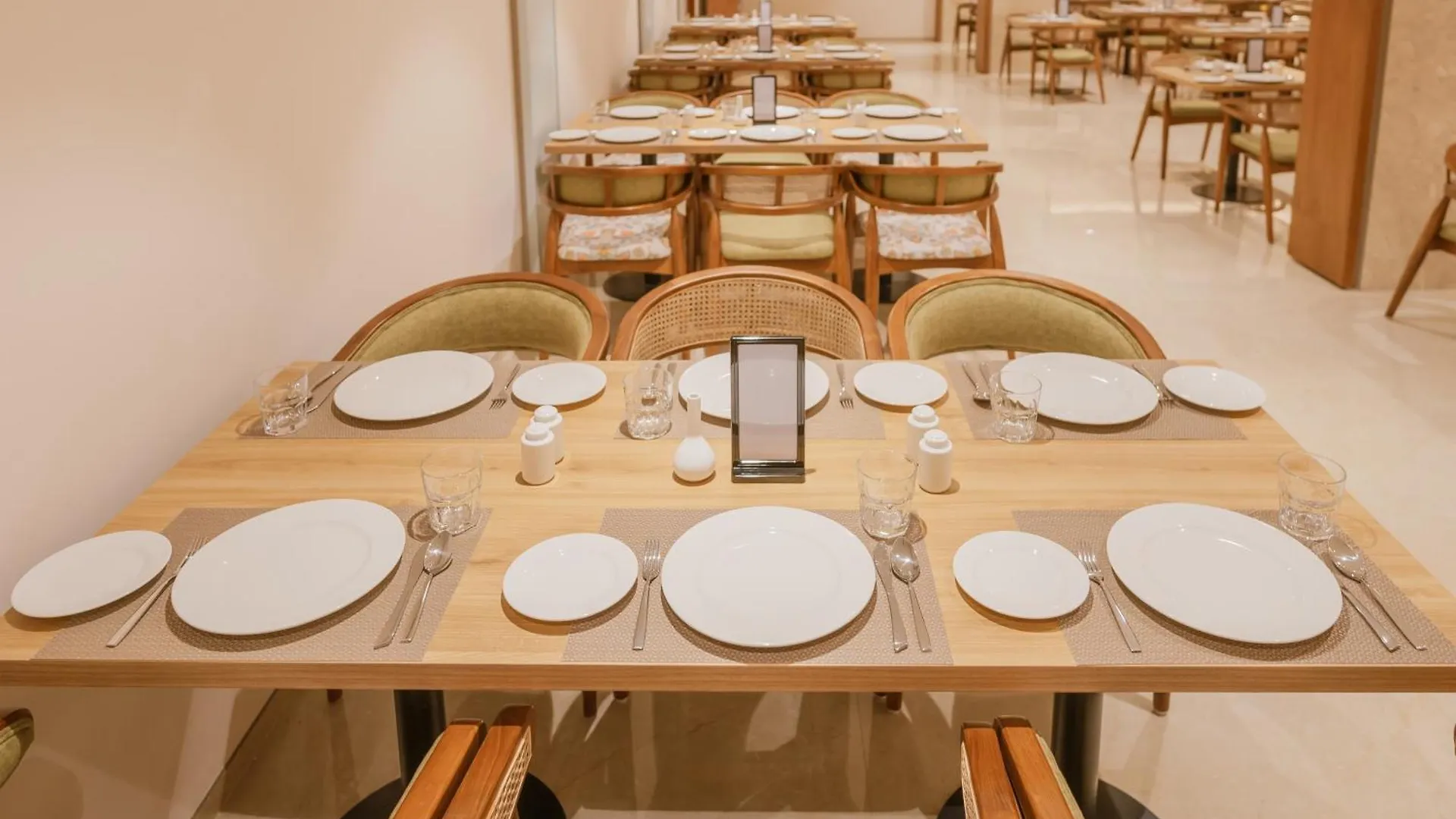 Loft Business Hotel Kochi