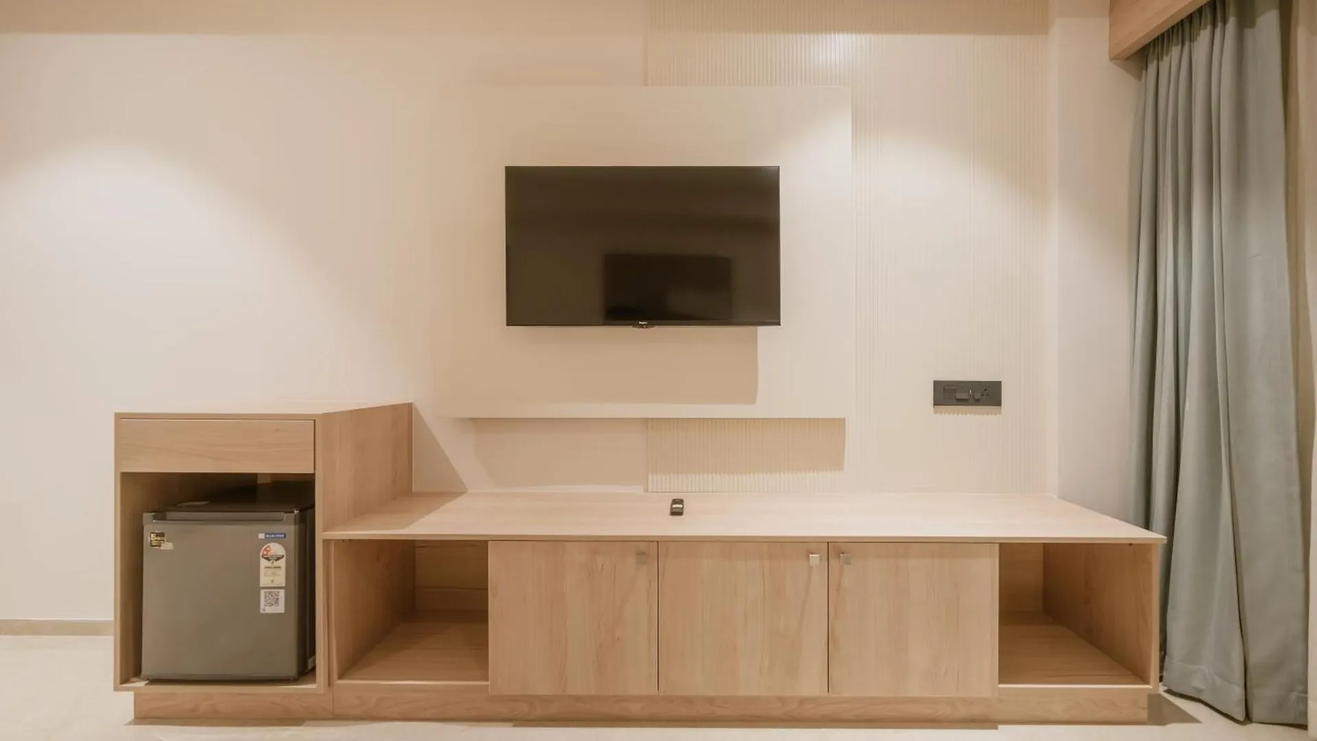 Loft Business Hotel Kochi 4*,