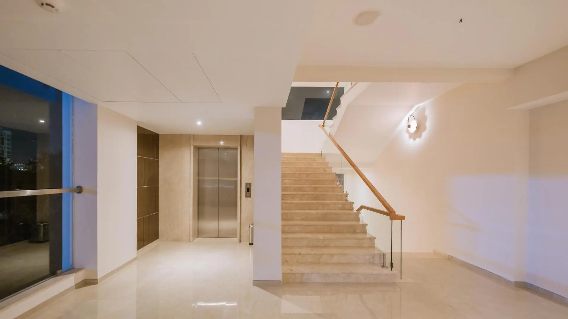 Loft Business Hotel Kochi