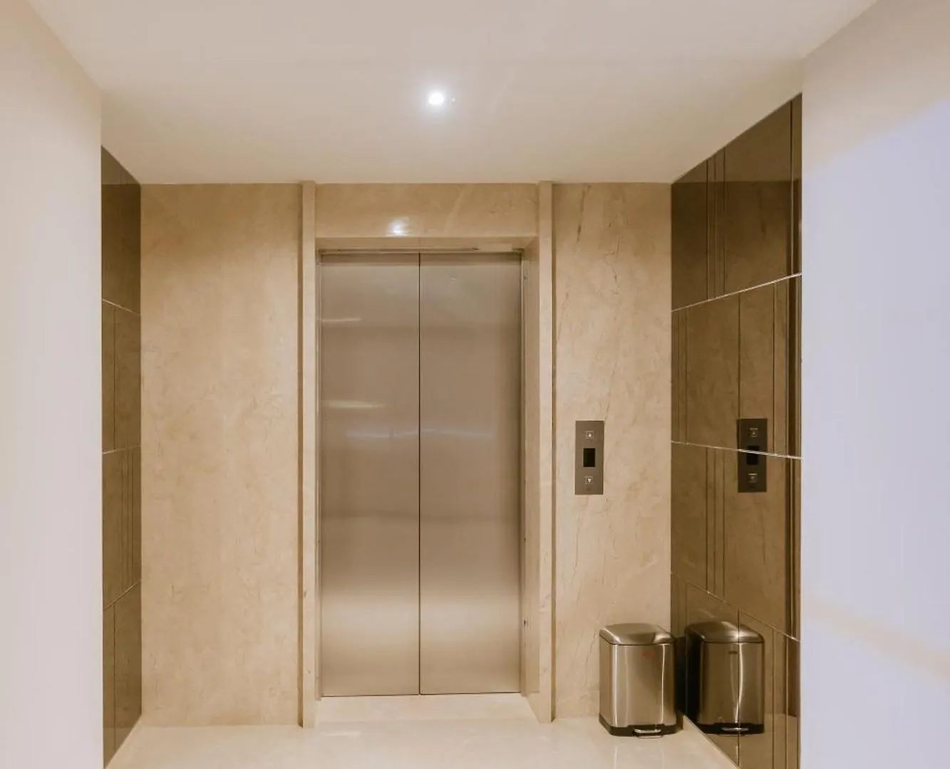 Loft Business Hotel Kochi 4*,