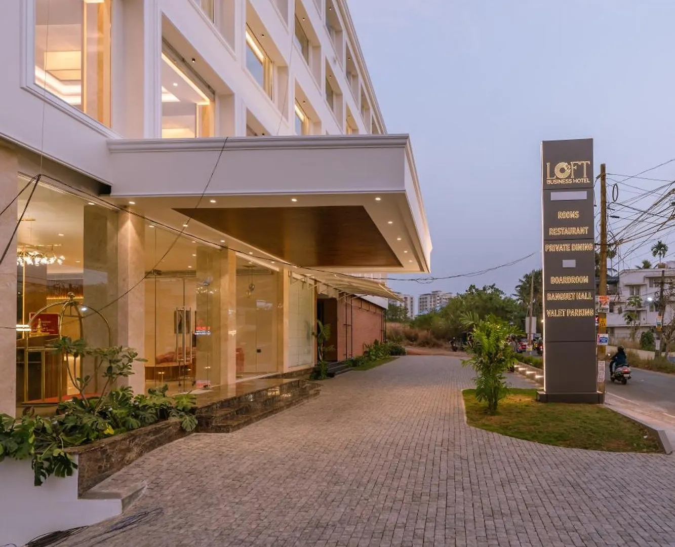Loft Business Hotel Kochi